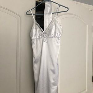 NWT Aibrou bridal lingerie/robe. Medium